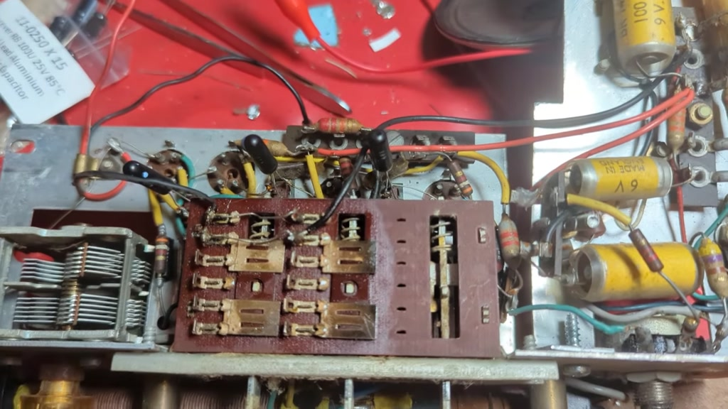 The radio with the transistors soldered in. Recieving, but not well and not aligned