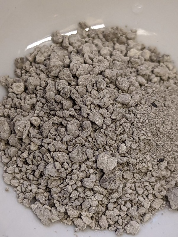 Dry silver powder